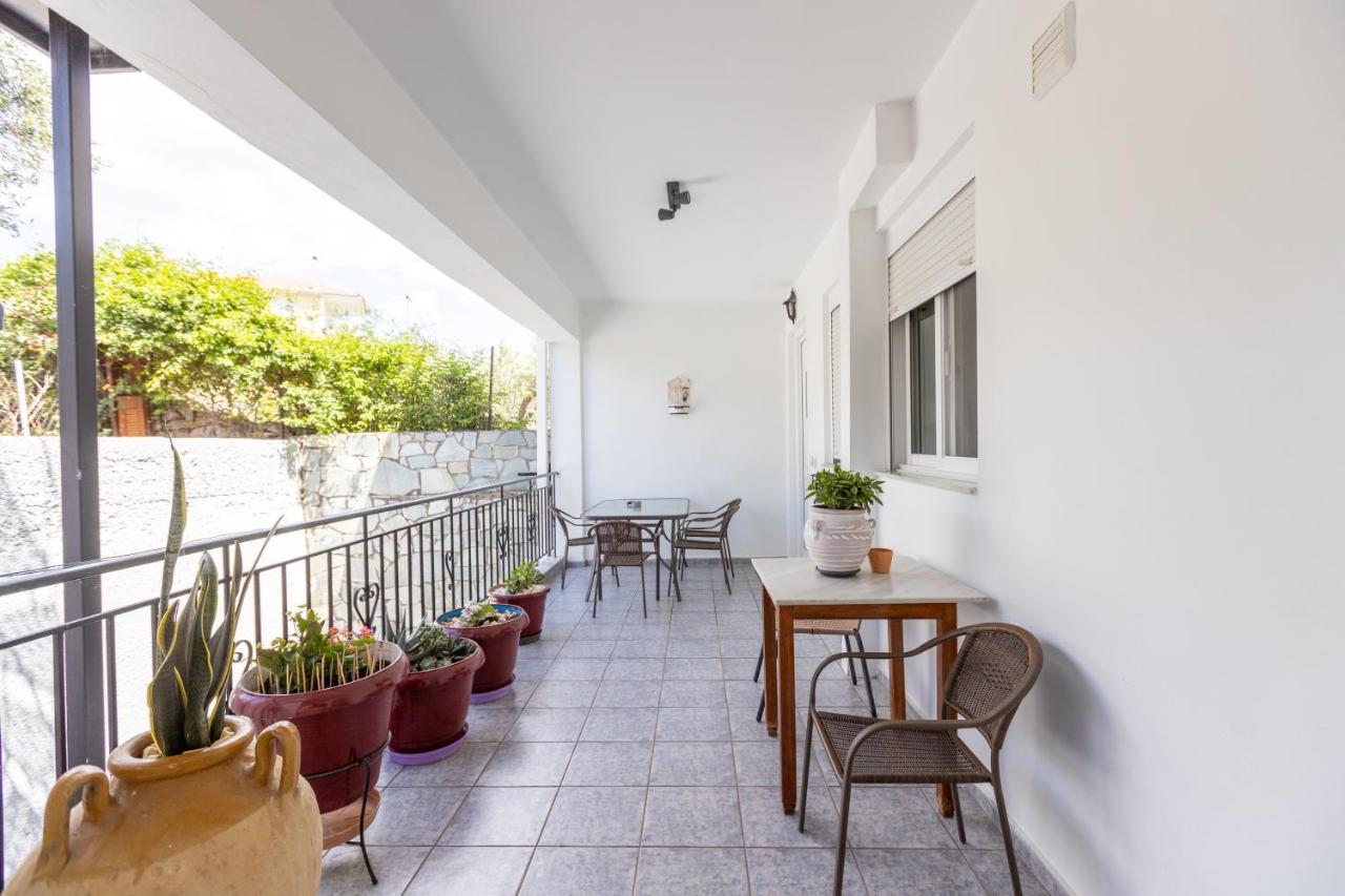 Mavrovoúnion Αnastasia Apartments מראה חיצוני תמונה