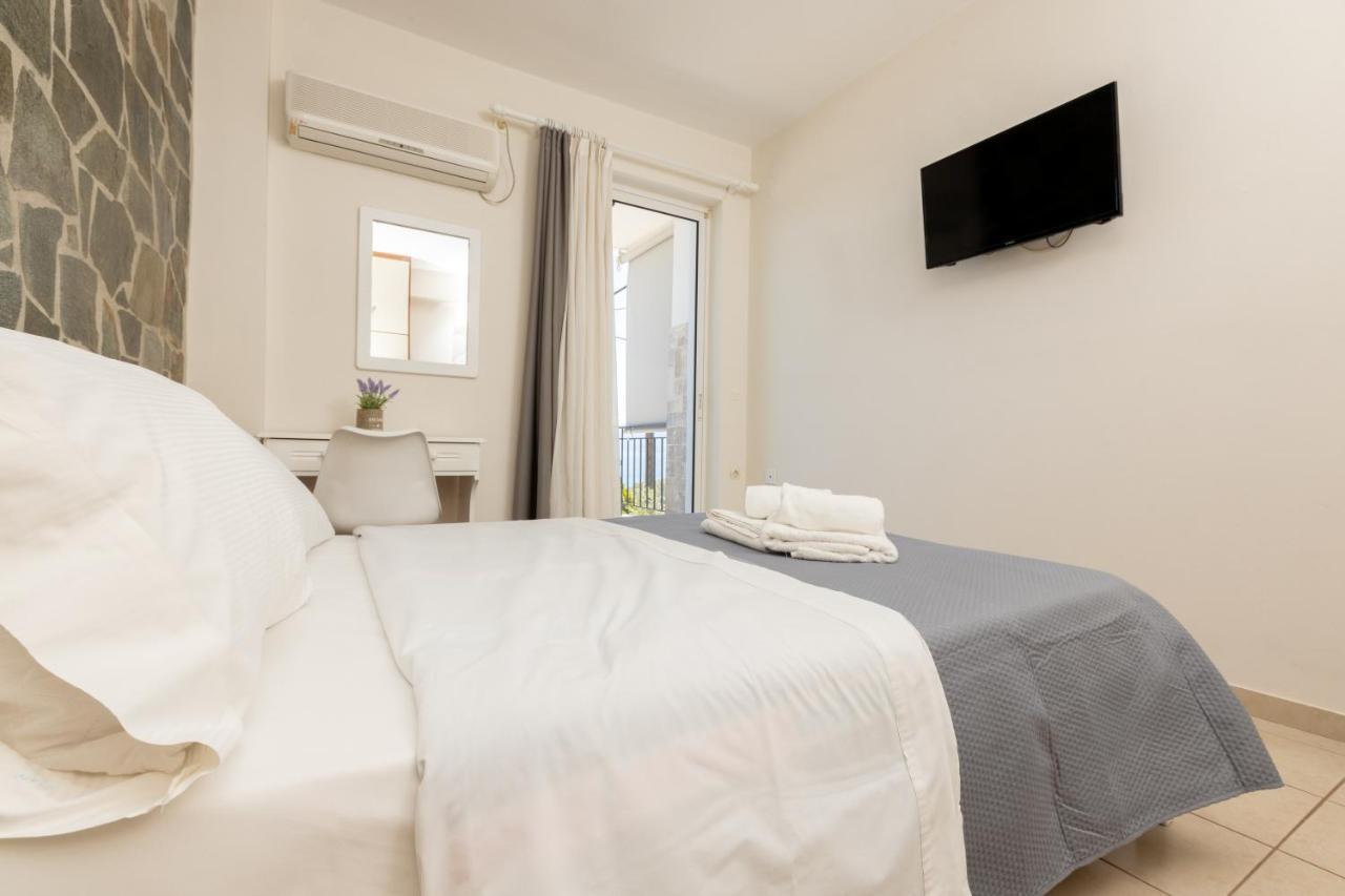 Mavrovoúnion Αnastasia Apartments מראה חיצוני תמונה