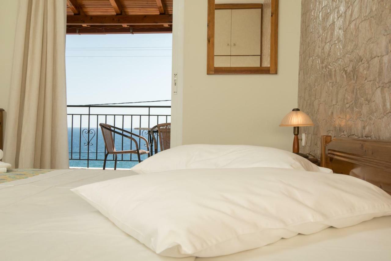 Mavrovoúnion Αnastasia Apartments מראה חיצוני תמונה